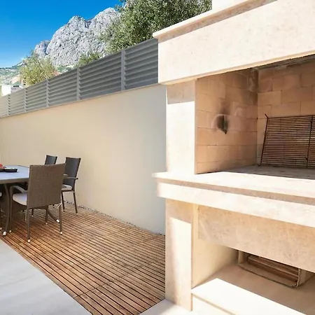 Awesome In With Sauna Semesterbostad Makarska